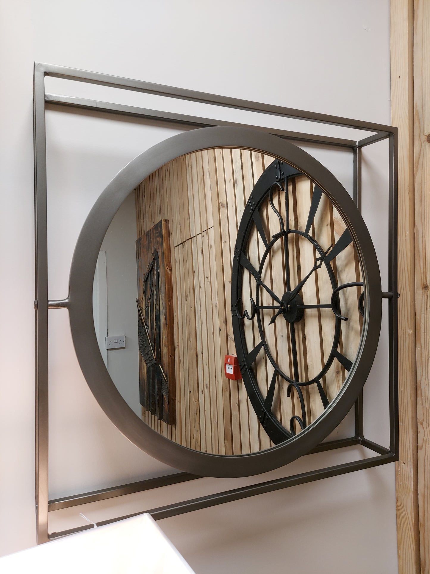 Adjustable zinc mirror