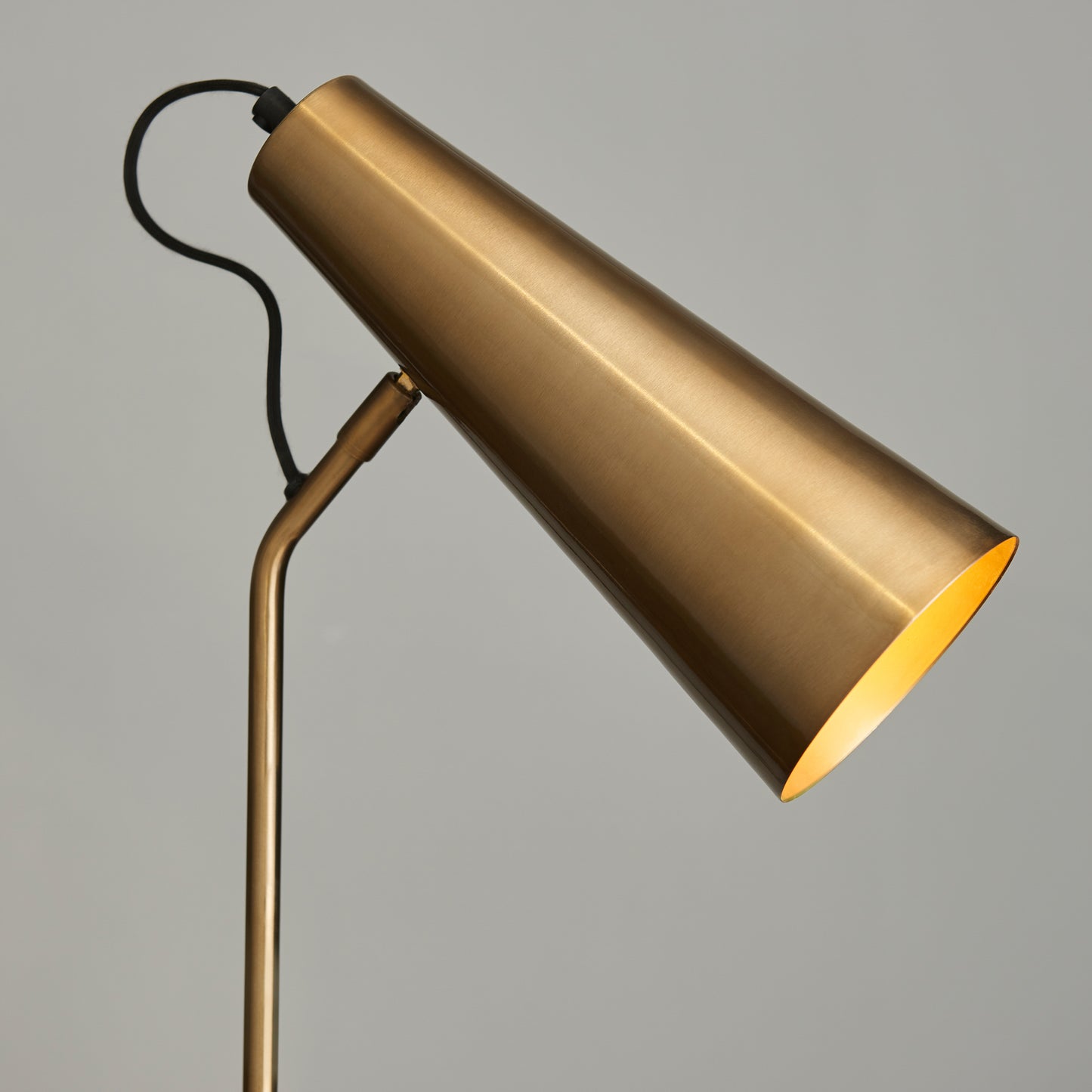 Karna Table Lamp