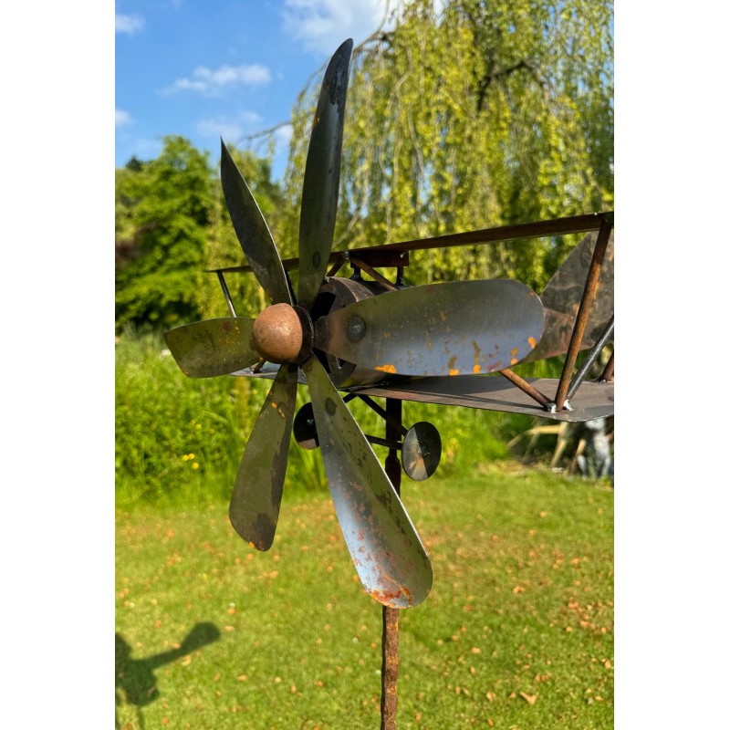 Metal Bi-Plane Spinner With Spike